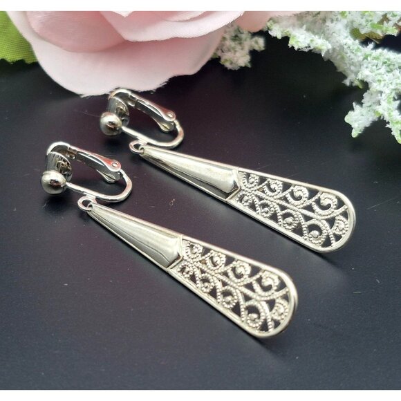 Silver Tone Dangle Drop Clip On Earrings 2" Filigree Teardrop MINT Condition - Picture 1 of 8
